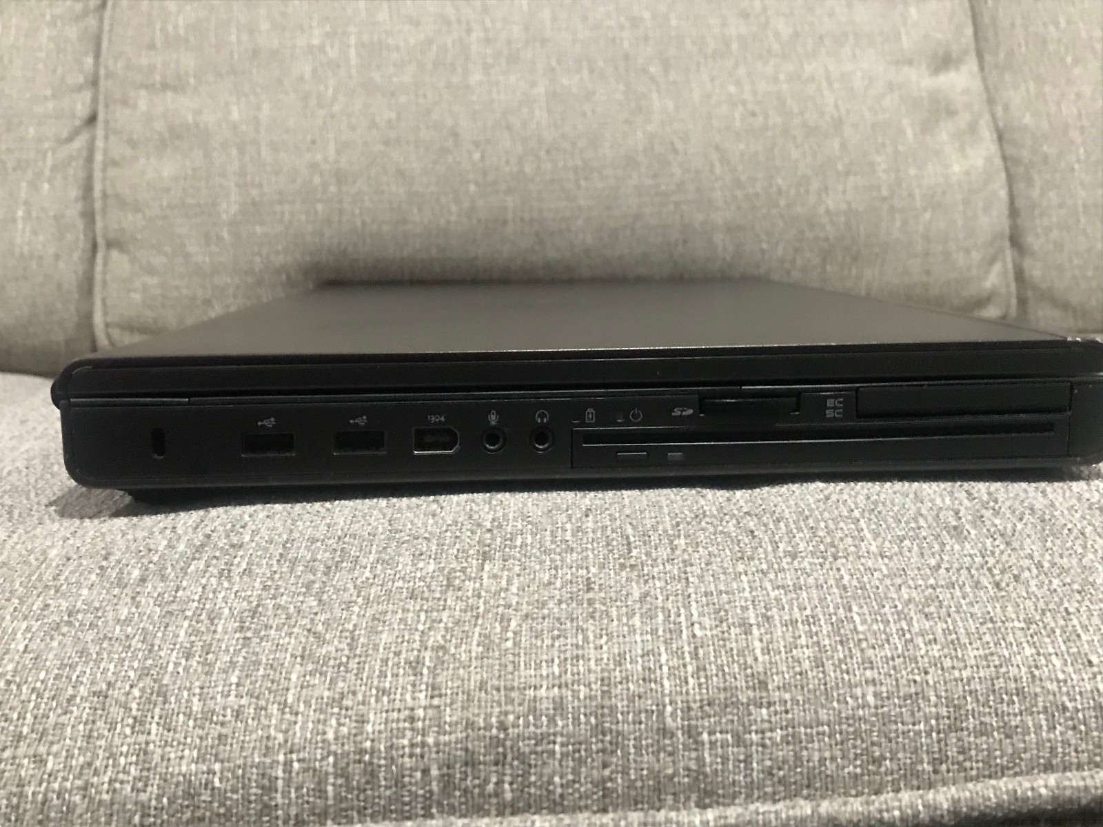 Dell Precision M6600 17″ i7-2720QM CPU @2.2GHz RAM 12GB