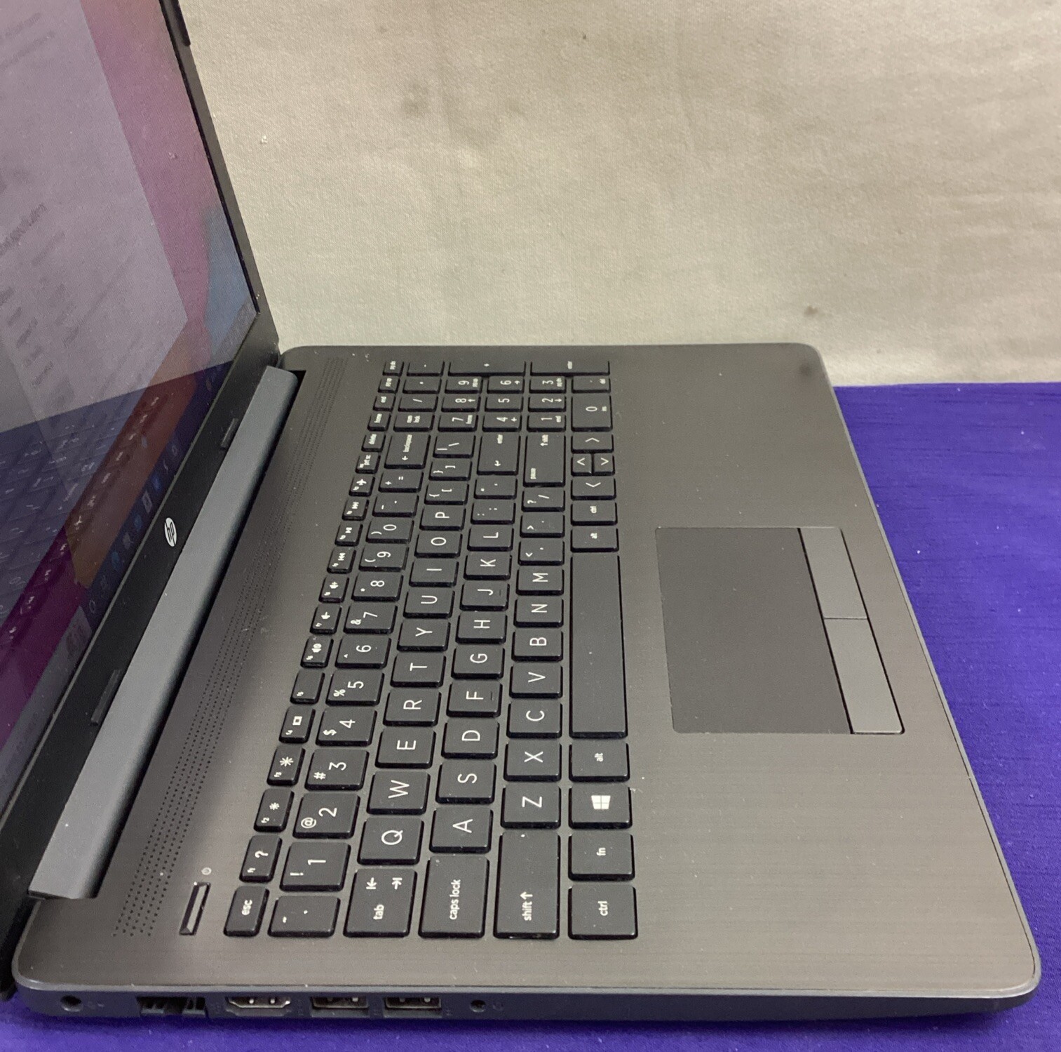 HP 15-DB0046NR 1TB Win 10 Home 4GB AMD A9 3.10GHz Black Laptop