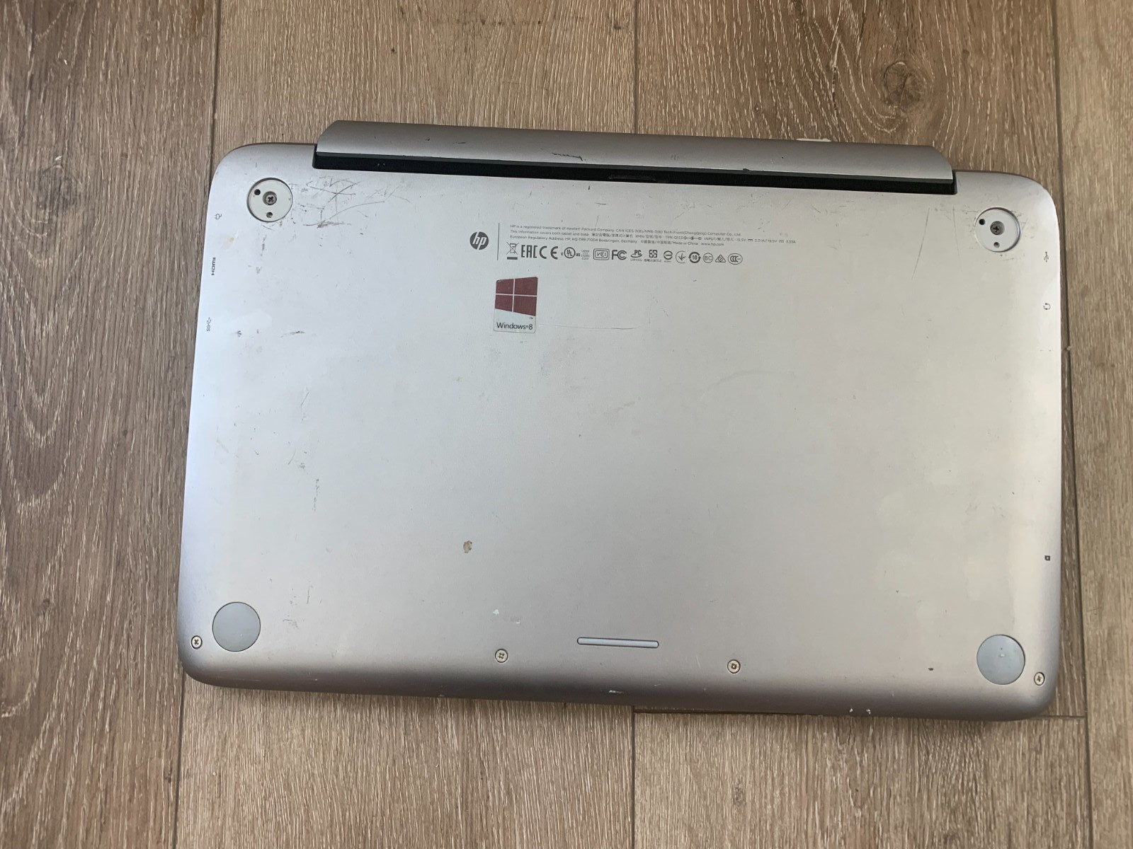 HP Split 13 x2 PC 13.3” Touchscreen Intel Core i3-4012Y 1.5GHz 4GB RAM 128GB SSD