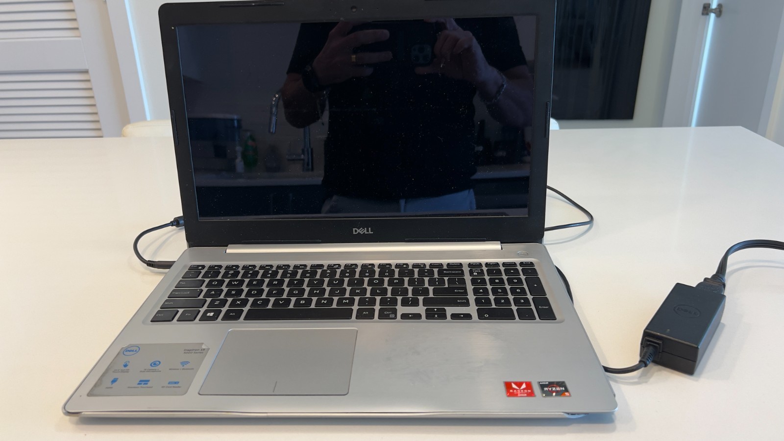 Dell Inspiron 5575 – AMD Ryzen 5 – 16GB RAM – 512GB SSD Windows 10 Pro