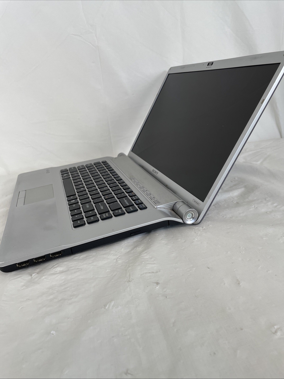 Sony VAIO VGN-FW140E Laptop | Intel Core 2 Duo 2.26 GHz | 4 GB RAM | No HDD | BB