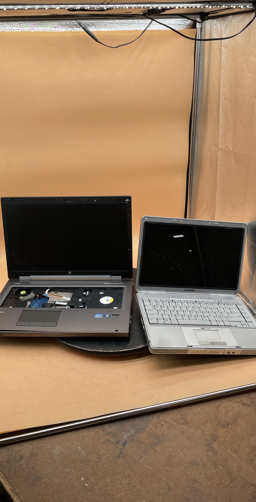 Compaq Presario V2000 14.1-inch & HP EliteBook 8760w 17.3-inch for Parts/Repair