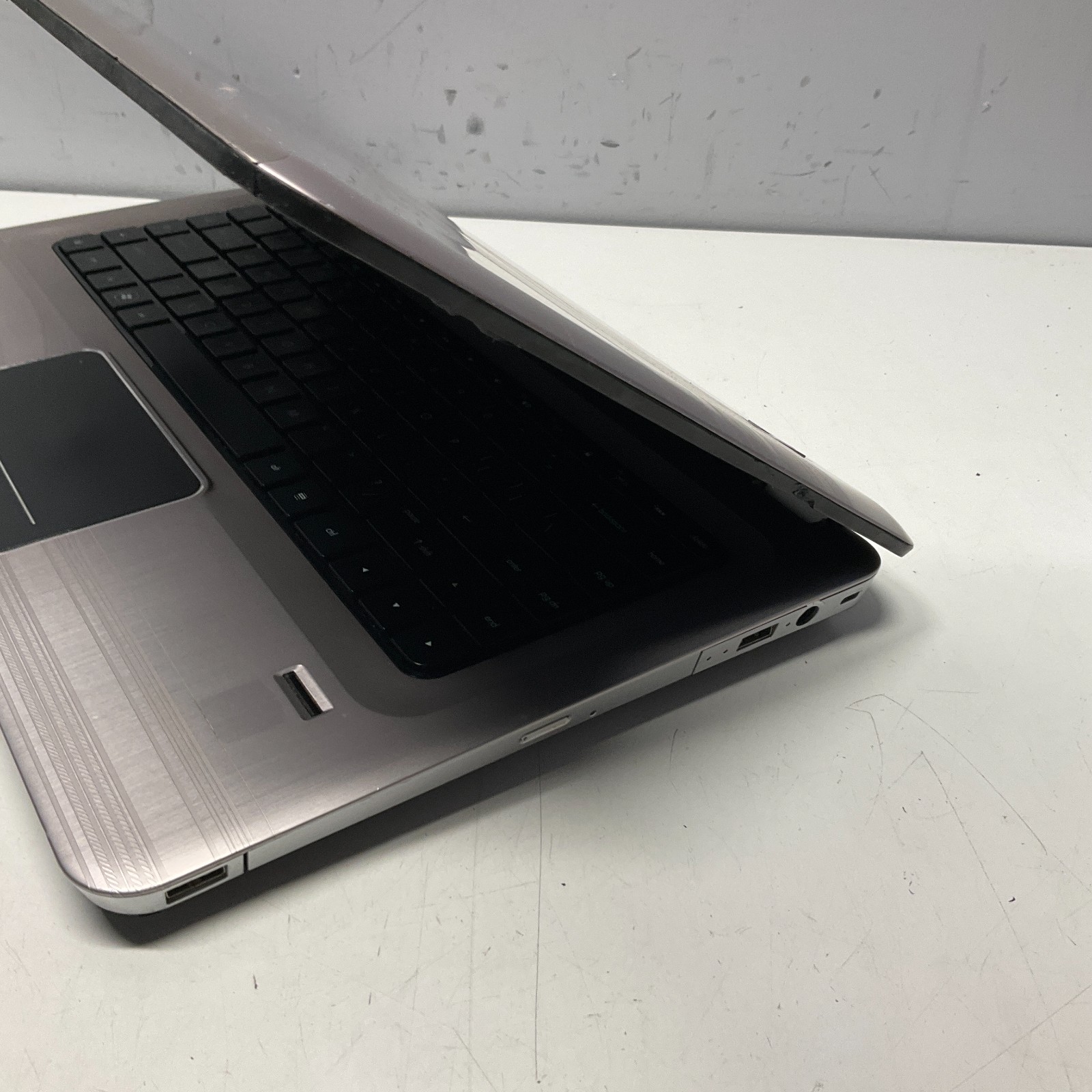 HP PAVILION DV6 Laptop Intel Core i5-M480 @ 2.67 GHz 4GB NO HDD/BATTERY