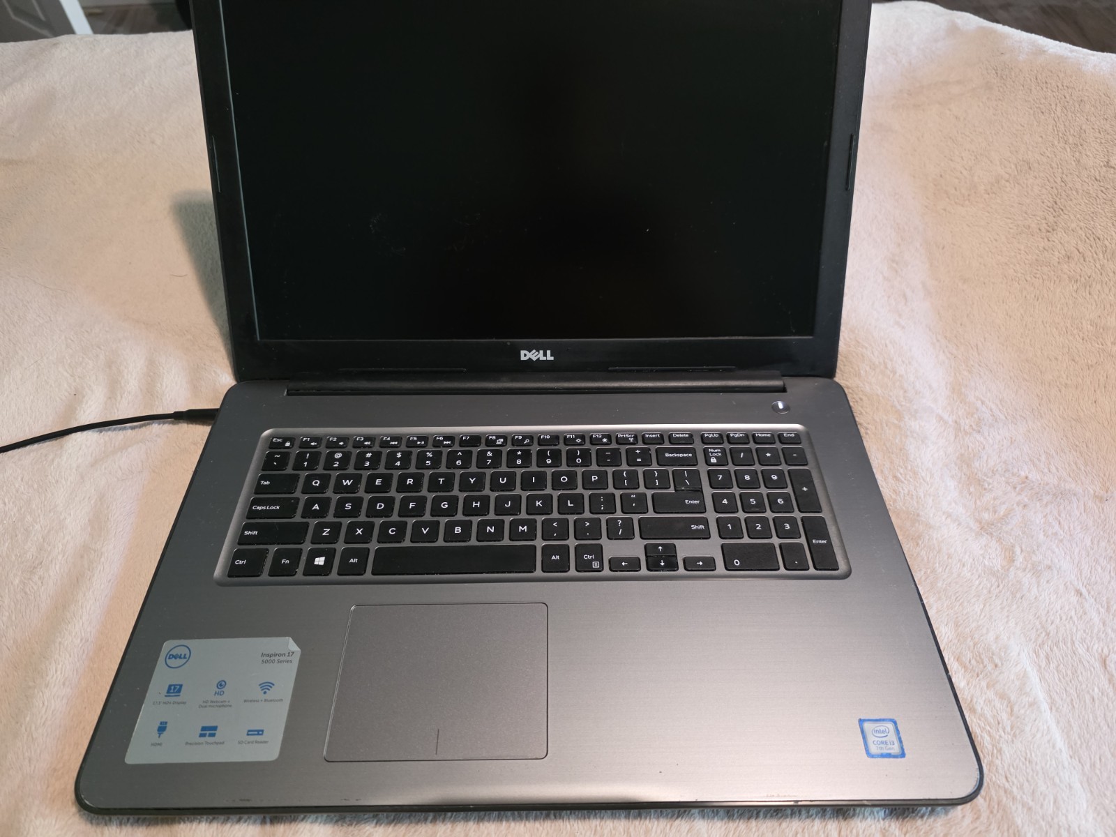 Dell Inspiron 17 5000 Series, i3 7th Gen Intel, 8GB DDR4, P32E001