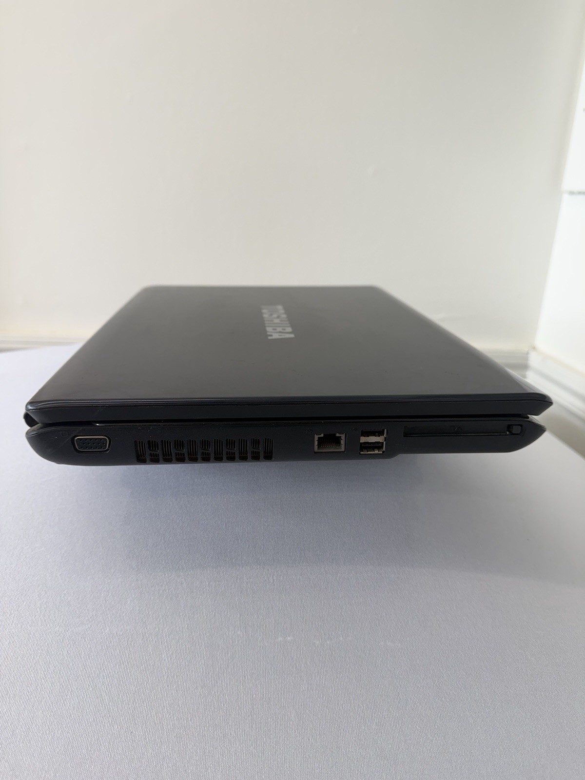 Toshiba Satellite L305-55955 – Good Screen – Intel Celeron 900 – Read Desc