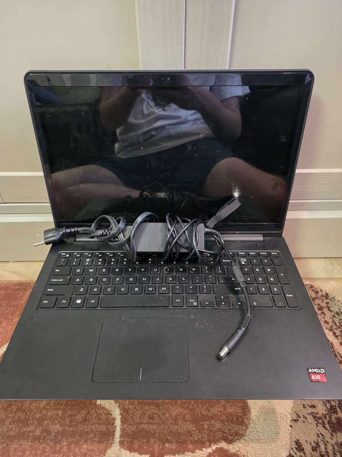 Dell Inspiron 5545 AMD A10-7300 Radeon R6 8gb ram 1 TB IDE Hd charger H417K22