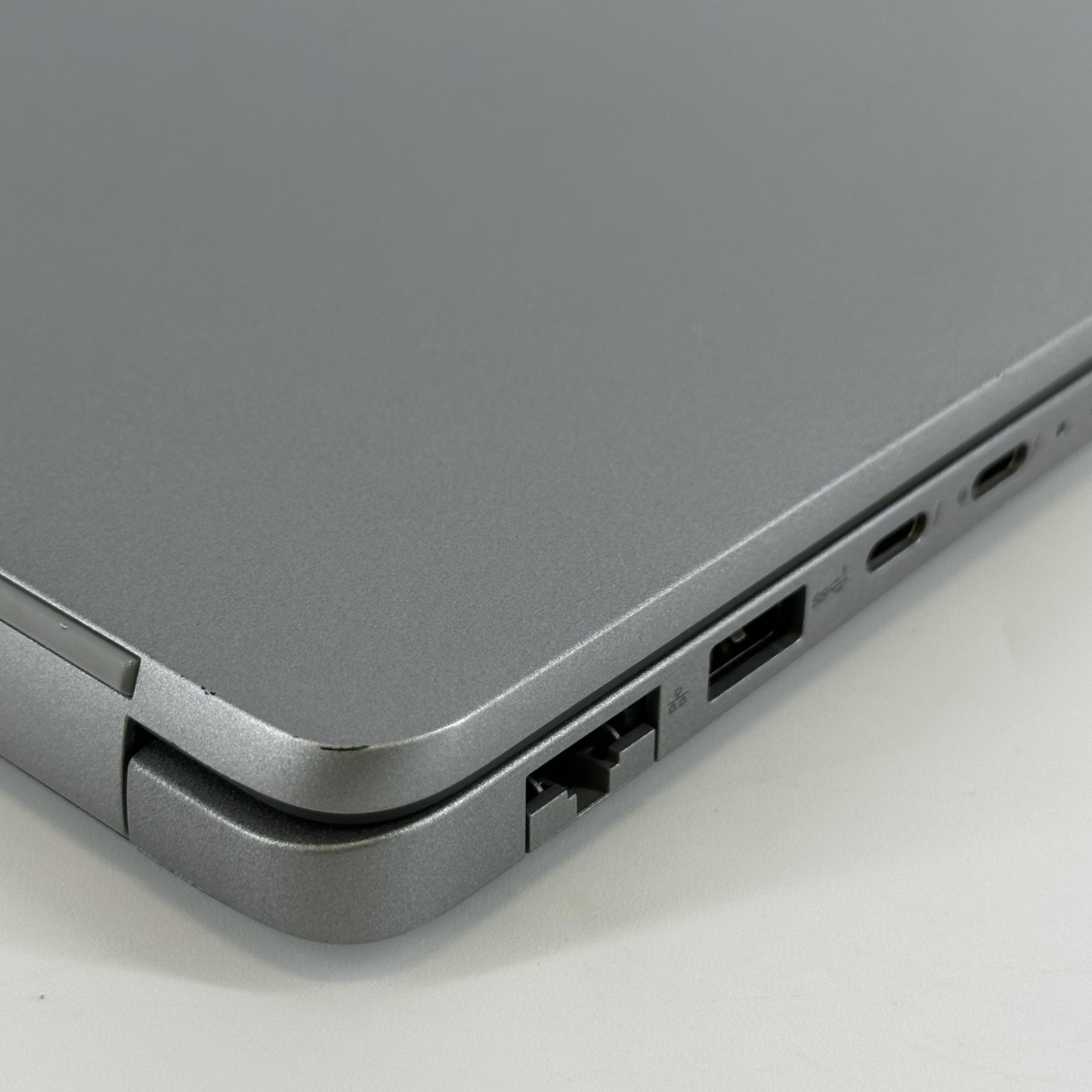 Dell Latitude 5440 14 Gray FHD TOUCH 1.8 GHz i7-1365U 16GB 512GB SSD Very Good