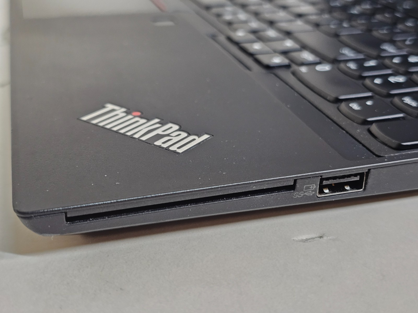 Lenovo ThinkPad T15 Laptop – 2.6 GHz i5-1145G7 16GB 512GB 15.6″ Touchscreen SP12