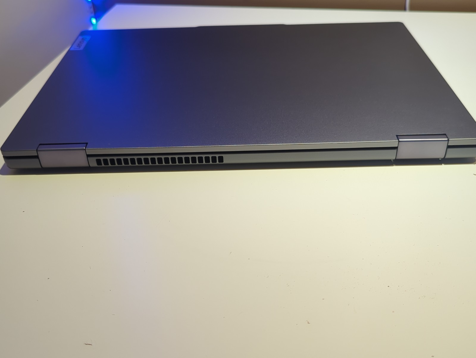 Lenovo IdeaPad 5 2-in-1 16IRU9 16″ Core 5 120U 1.4GHz 16GB RAM 512GB SSD