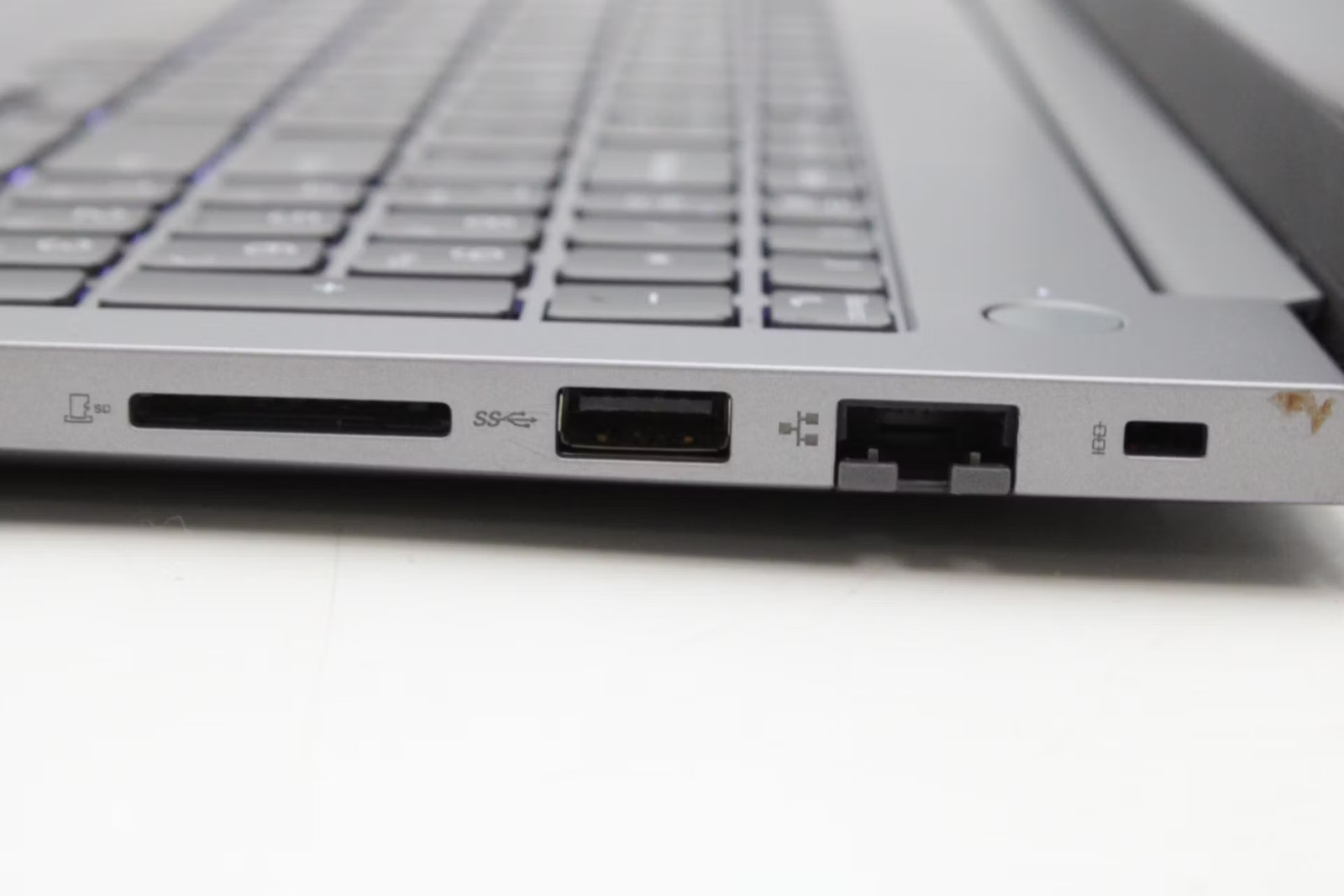 Lenovo ThinkBook 16 G6 IRL 16″ i5-1335U, 256GB NVMe, 16GB RAM