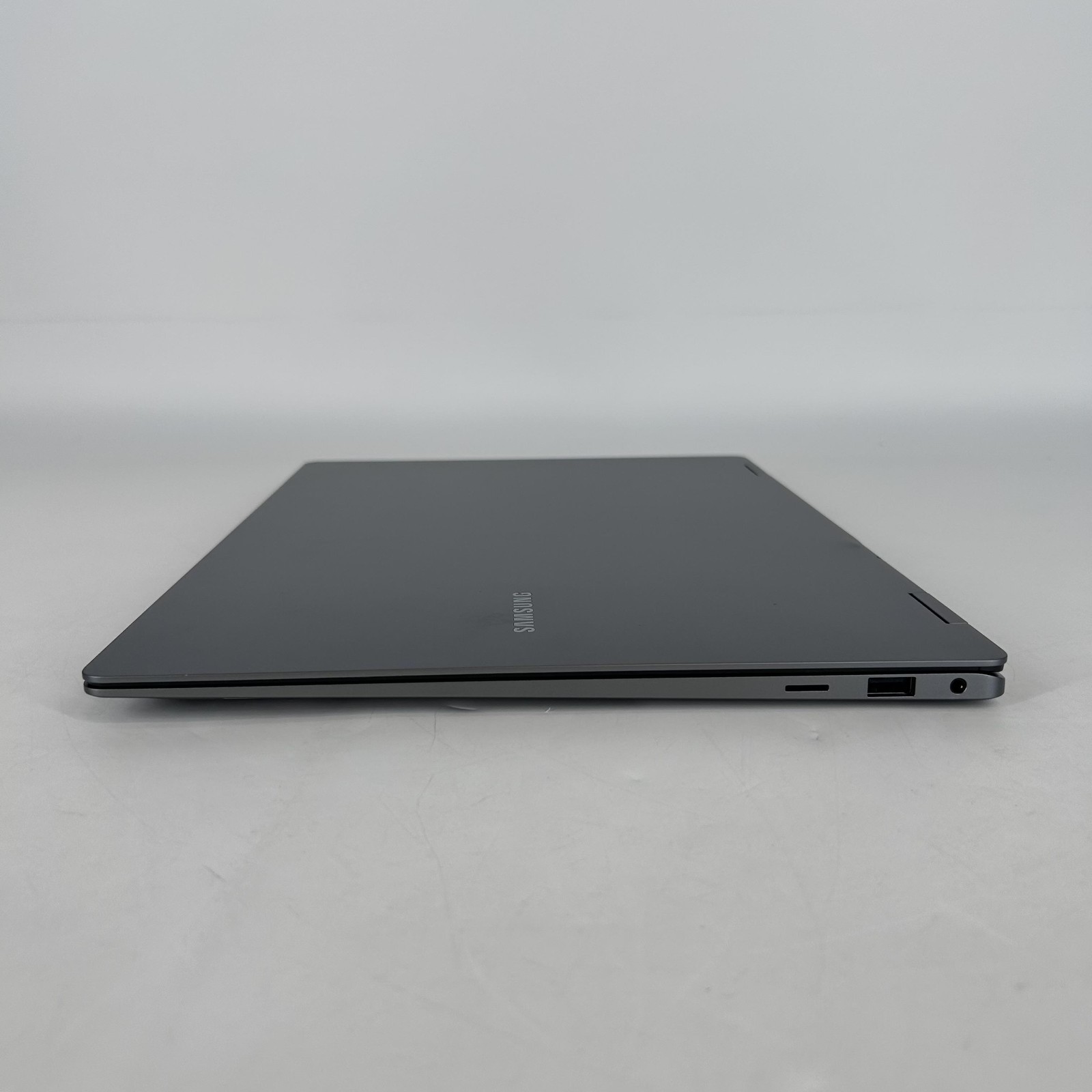 Samsung Galaxy Book5 Pro 360 QHD+ TOUCH Ultra 7 256V 16GB 512GB – Cracked Screen