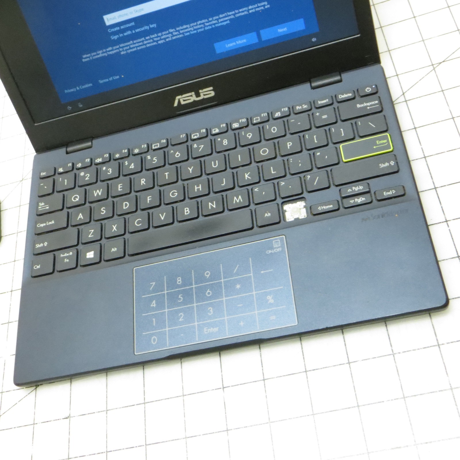 Asus L210M Intel Celeron 4GB RAM 64GB EMMC 11.5″ Win 10 Laptop PC – Broken Key