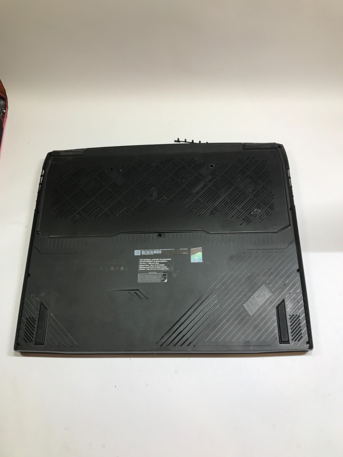 MSI Titan GT77HX 13VI-028US 17″ 4K Intel i9-13980HX 8GB RAM NO SSD/OS RTX 4090