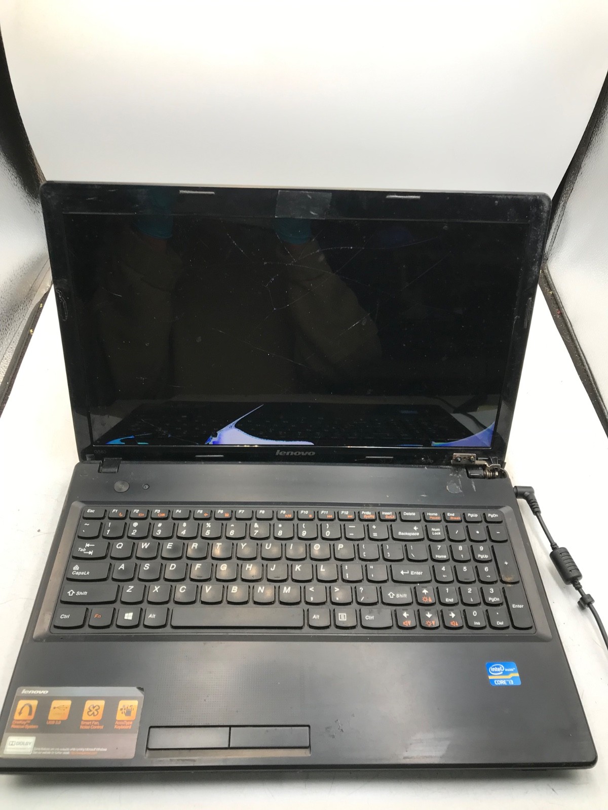 Lenovo G580 Intel Core i3 3rd Gen. 15″ Laptop-BOOTS/BAD DISPLAY & HINGE-MZ