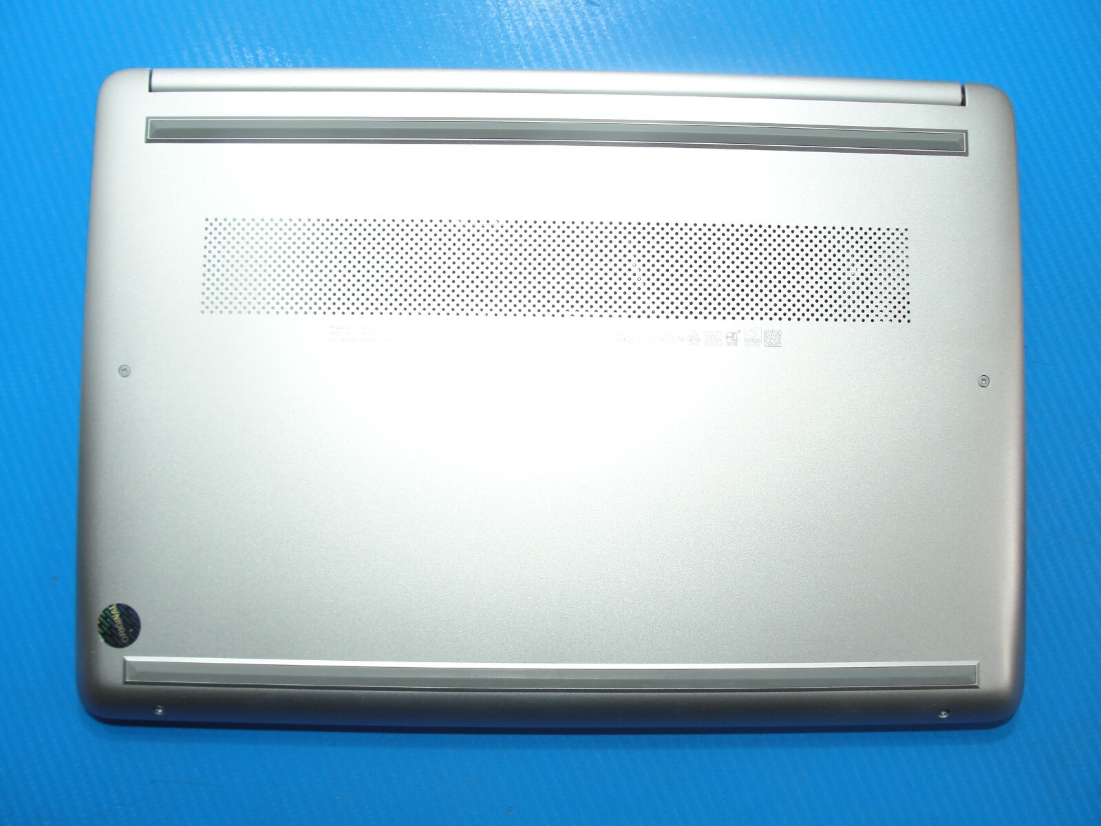HP 14-dq2053cl 14” FHD Intel Core i3-1125G4 2.6GHz 8GB 256GB SSD+Charger