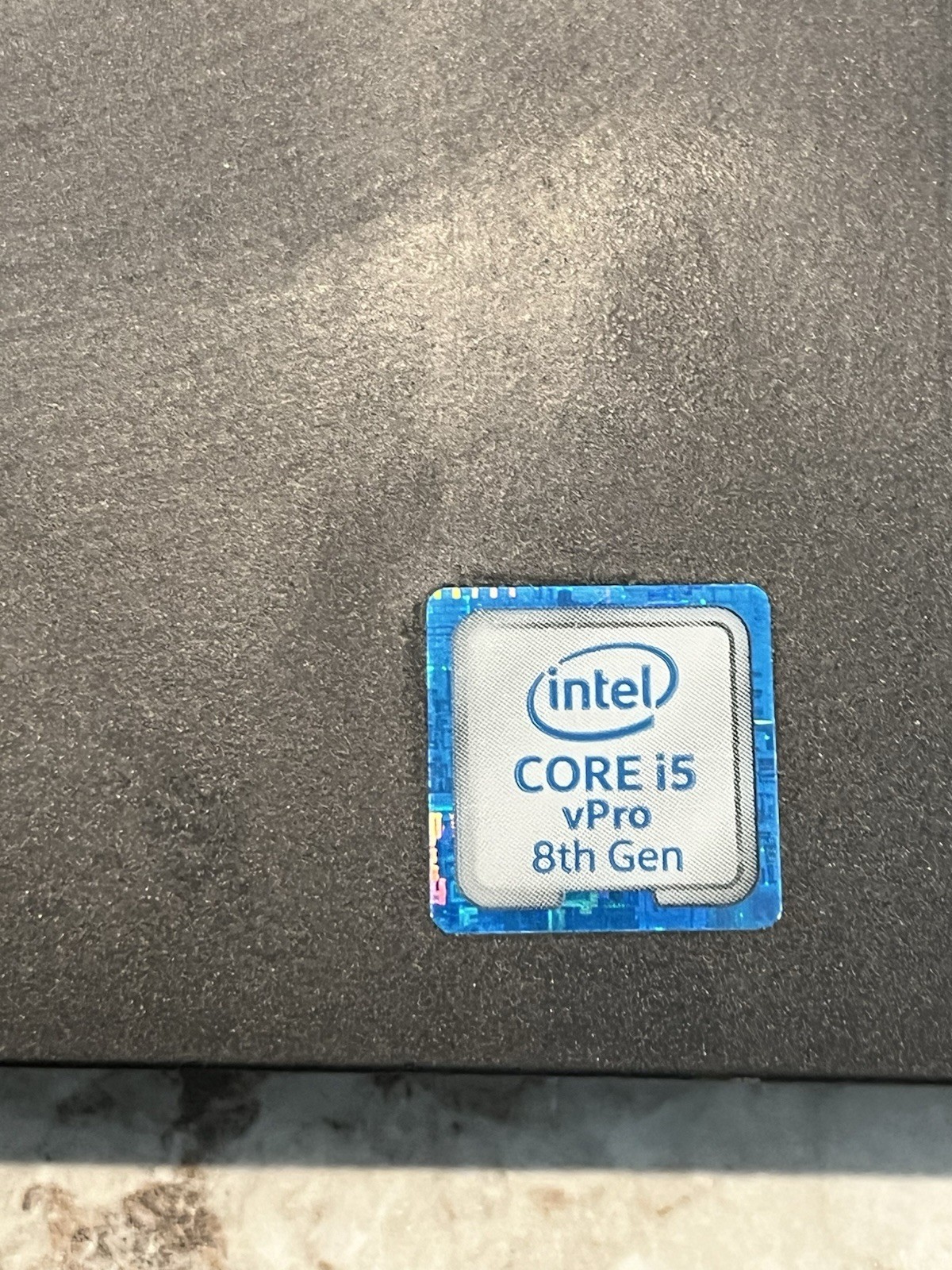 Dell Latitude 7400 (256GB, Intel Core i5 8th Gen., 1.60GHz, 8GB) Notebook/Laptop