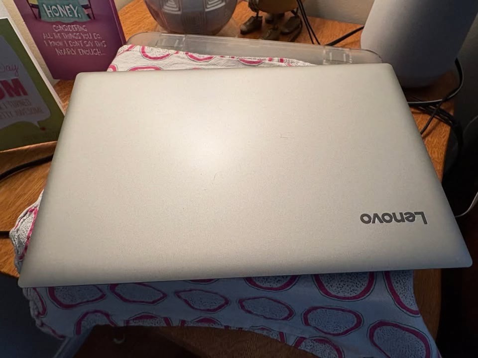 Lenovo Ideapad 320 AMD A12/ 12 gigs Ram/ 256SSD/ DVDRW power cable