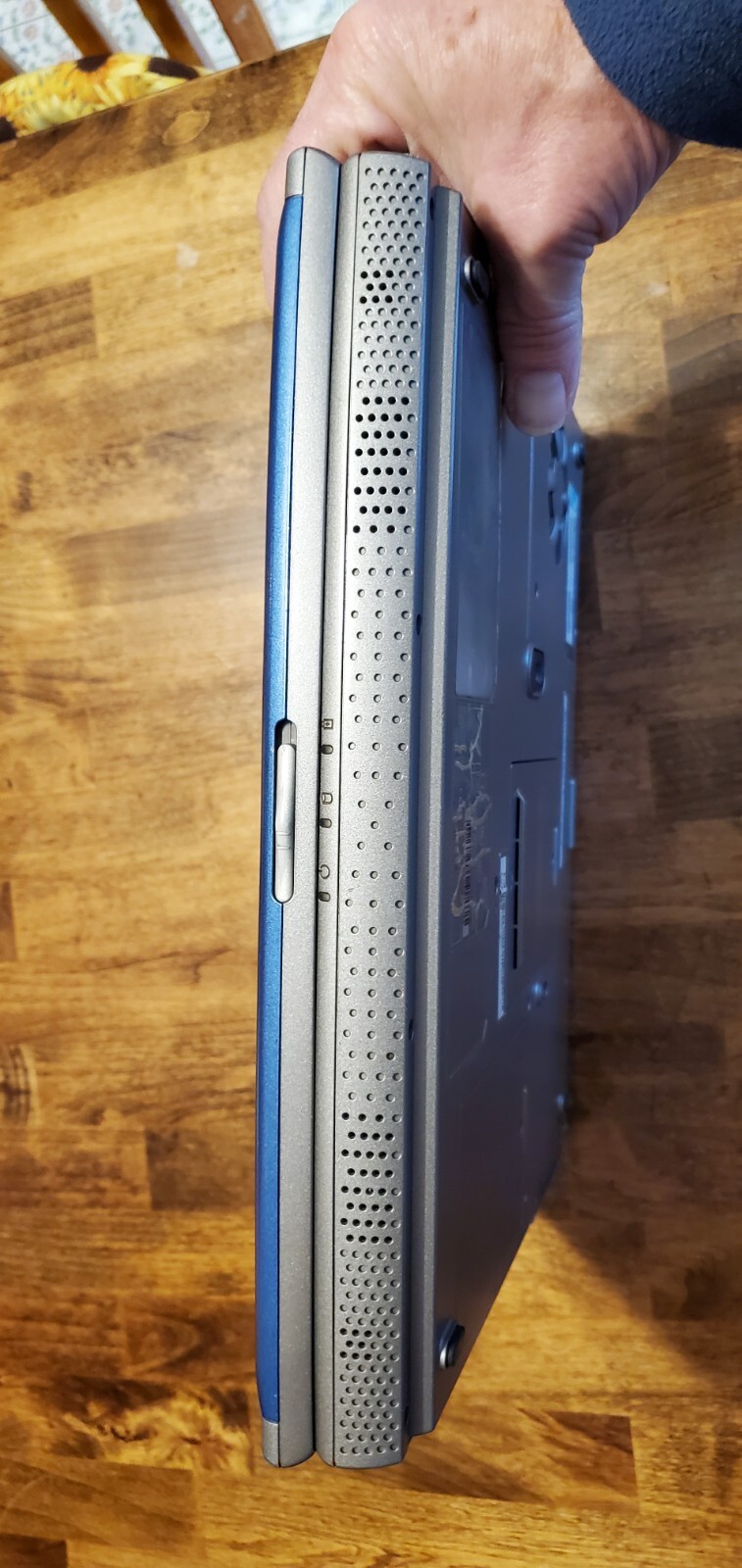 DELL Inspiron 5100 P4 2.80 Ghz Laptop w/1.25GB , 60GB SSD, DVD/CDRW, Working