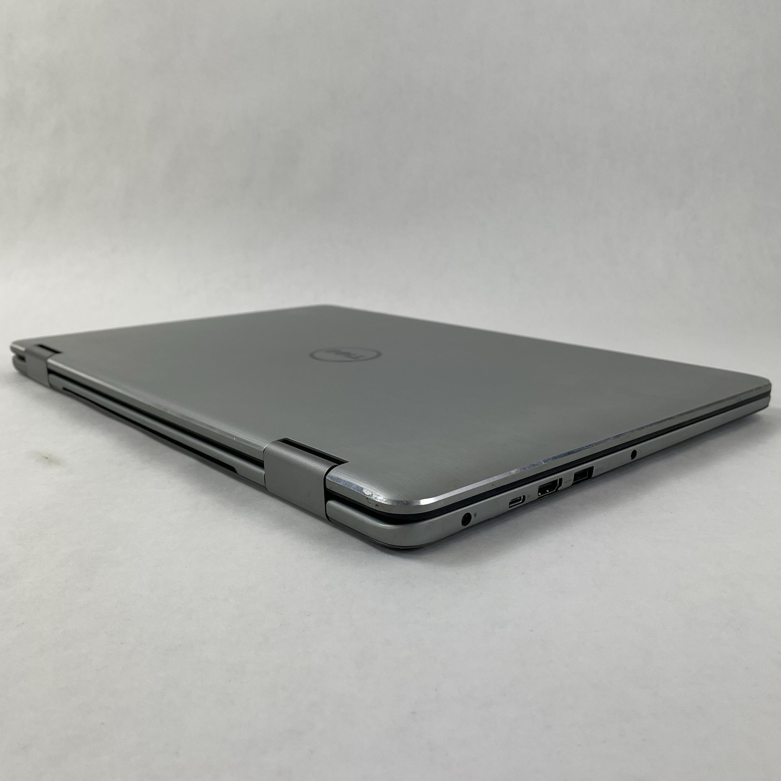 Dell Inspiron 17-7779 17.3″ i7-7500U 2.70 GHz 16GB RAM NVIDIA GF108 No SSD/OS/AC