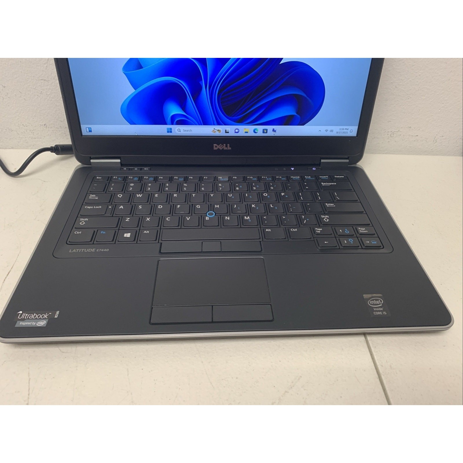 Dell Latitude E7440 14″ Core i5-4310U 2.00GHz, 8GB 256GB SSD Win 11 Pro Need Bat