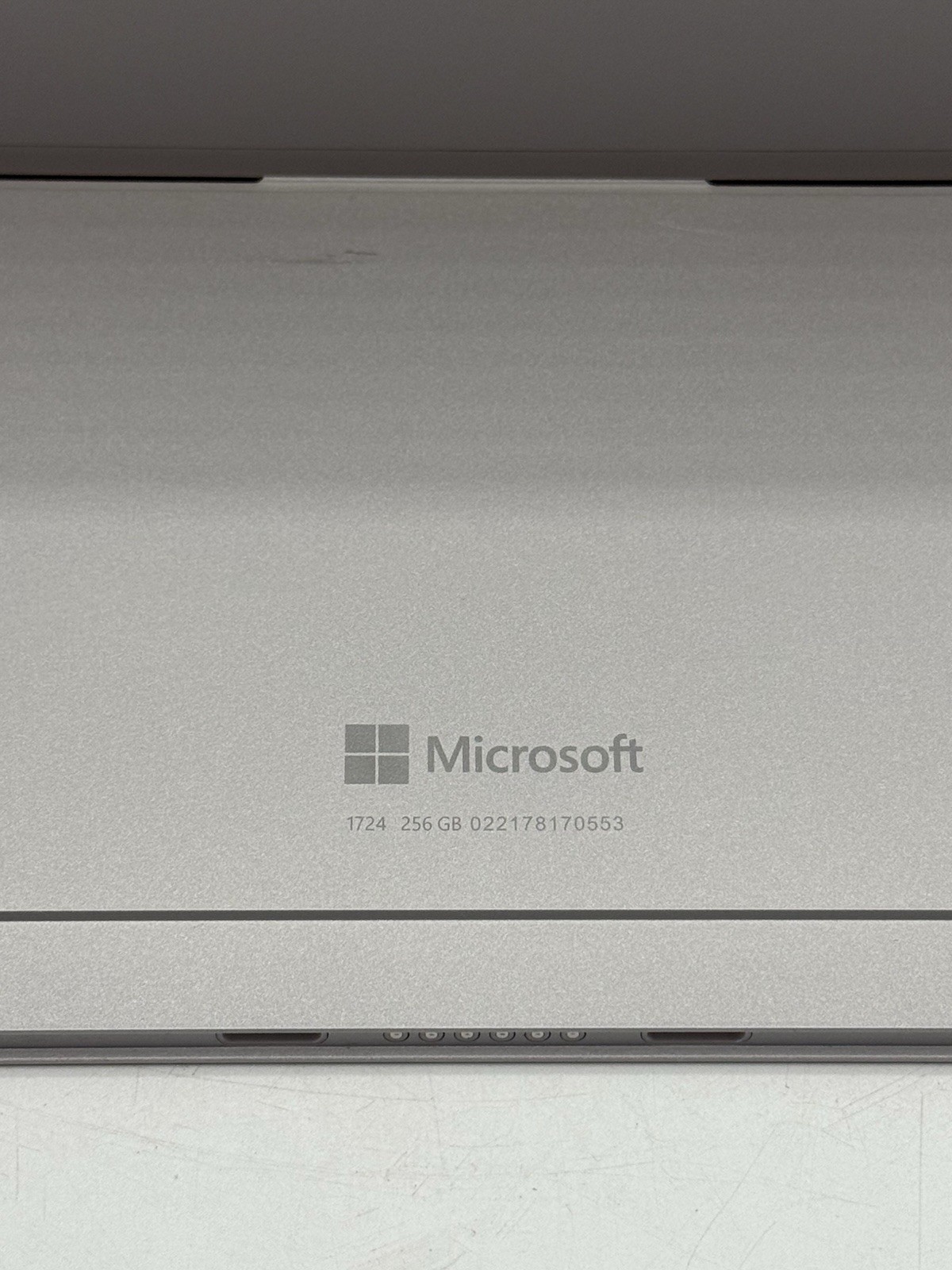Microsoft Surface Pro 4 12.6” Core i7-6650U 2.2GHz 16GB RAM 256GB SSD READ