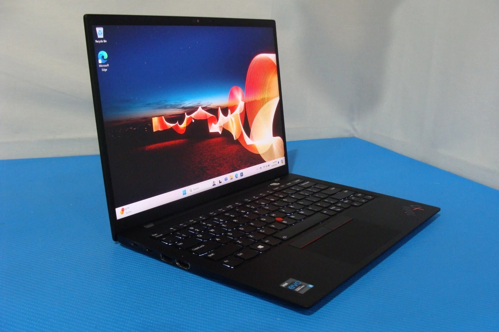 Lenovo ThinkPad X1 Carbon 9th i5-1145G7 16GB/ 512gb SSD WIN 11/ No Charger