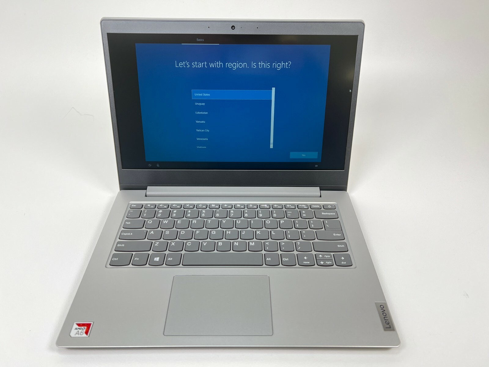 Lenovo IdeaPad 1 14″ (64 GB eMMC, AMD A6-9220e, 1.60 GHz, 4GB) Laptop – Platinum