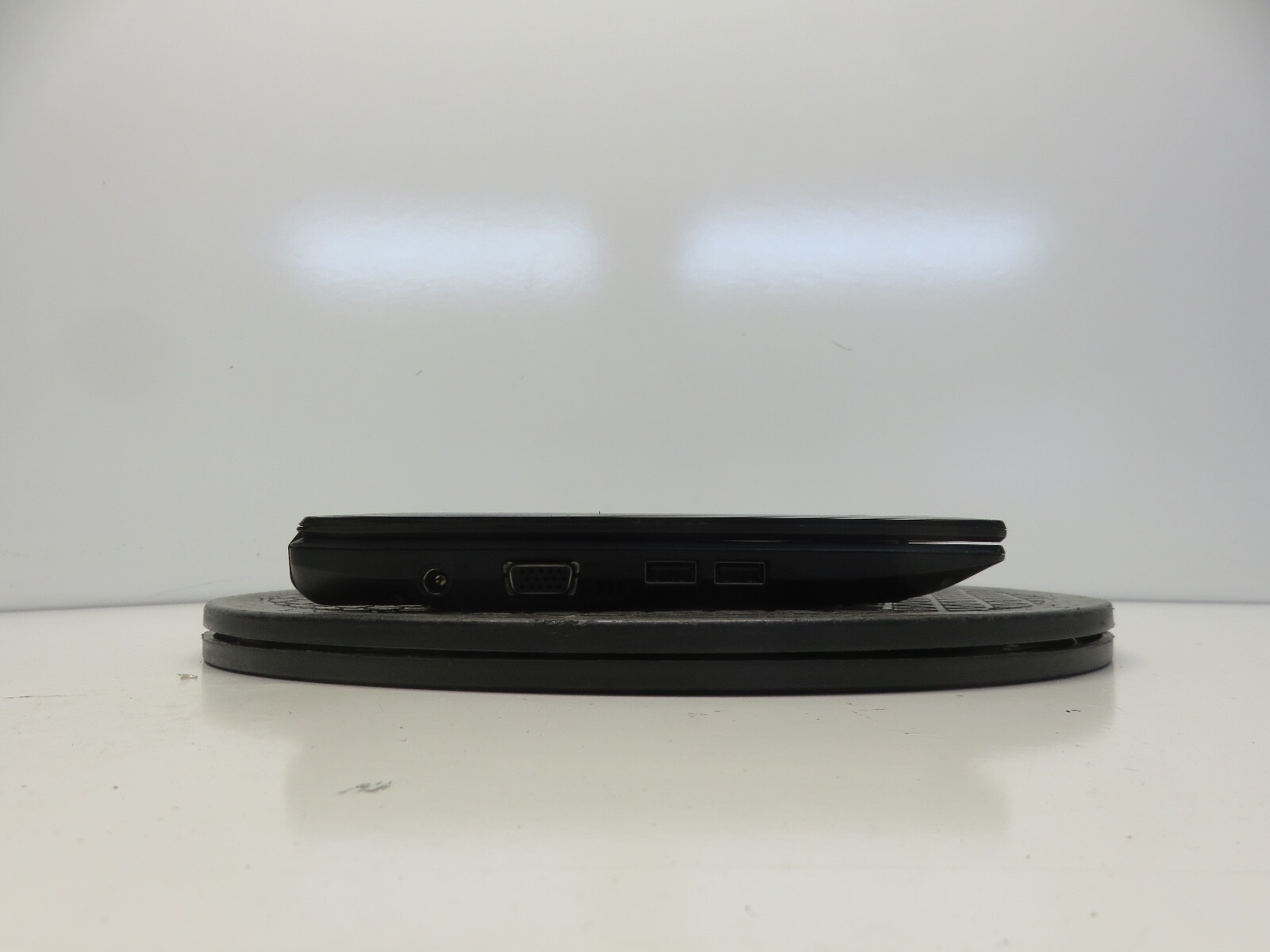 Acer Aspire One Intel Atom N450 1.66GHz 1 GB NO HDD No Batt – READ