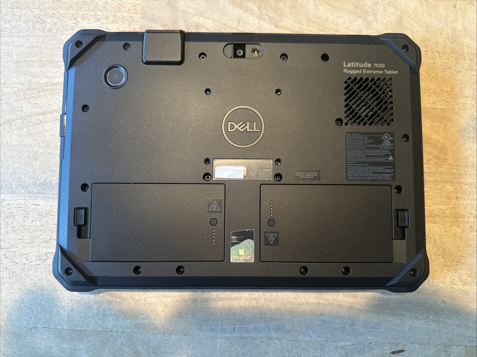 Dell Latitude RUGGED Extreme Tablet 7030 i7-1260U 1TB 16GB TOUCH CMRA BarCod WTY