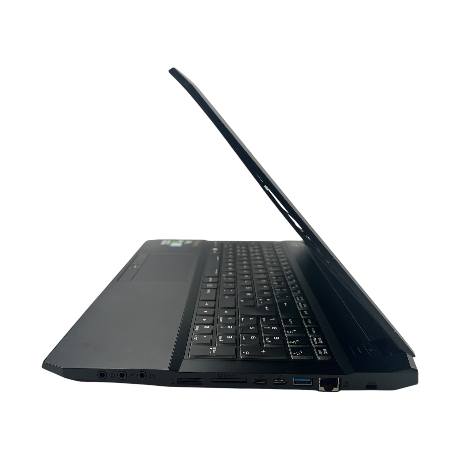 Clevo P651HP | Intel i7-7700HQ | 32GB | RAM 256GB M.2 SSD+500GB SSD | GTX1060 6GB
