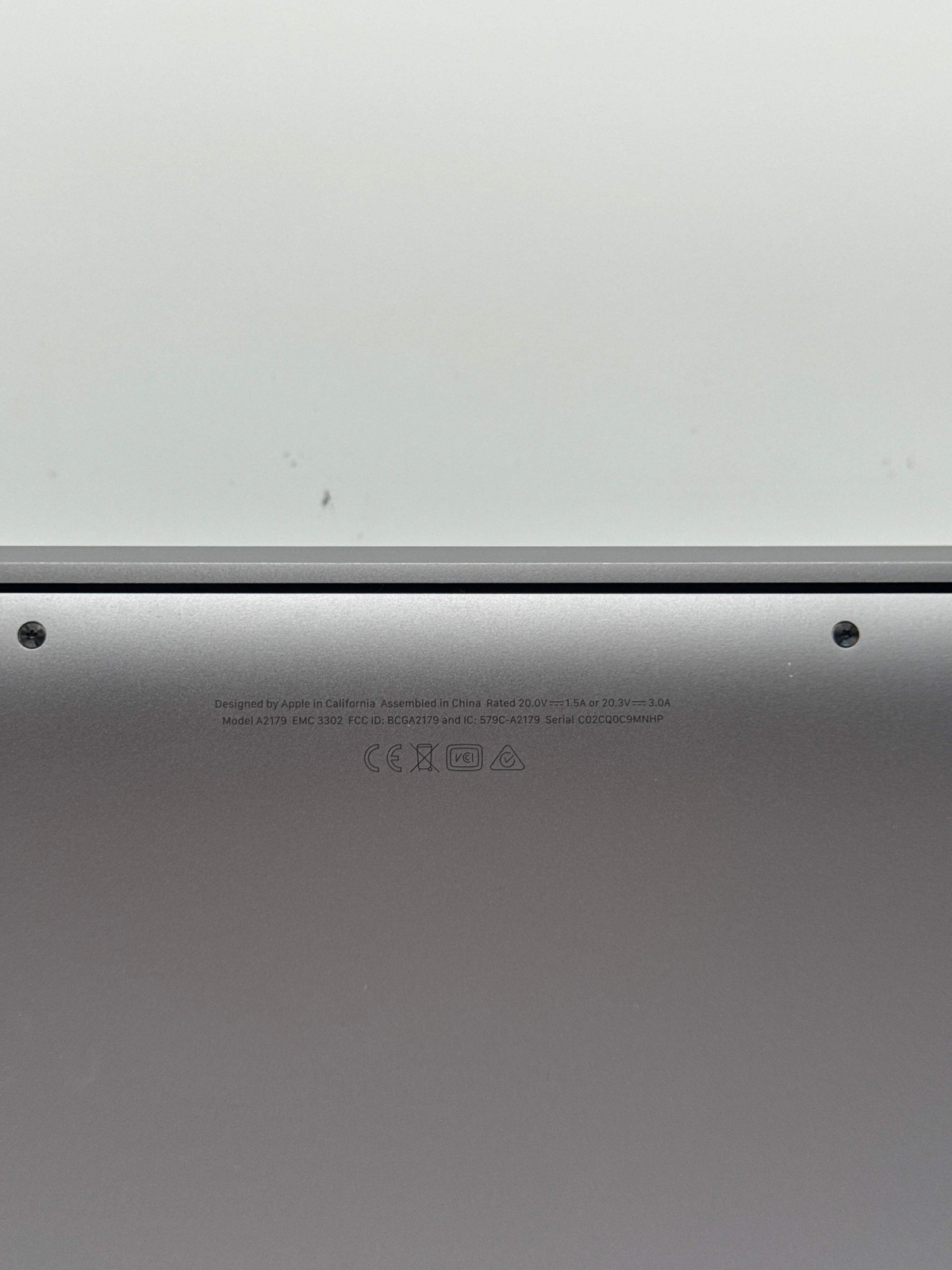 Apple MacBook Air 13″ A2179 Intel Core i3 8GB RAM 256GB SSD – For Parts