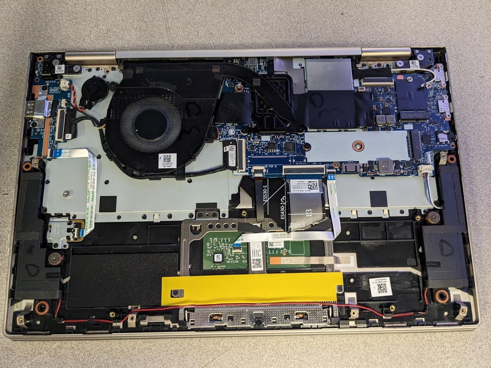 LENOVO YOGA C740-14IML i5-10210U @ 1.60GHz, 4GB RAM, NO HDD/OS – (FOR PARTS)