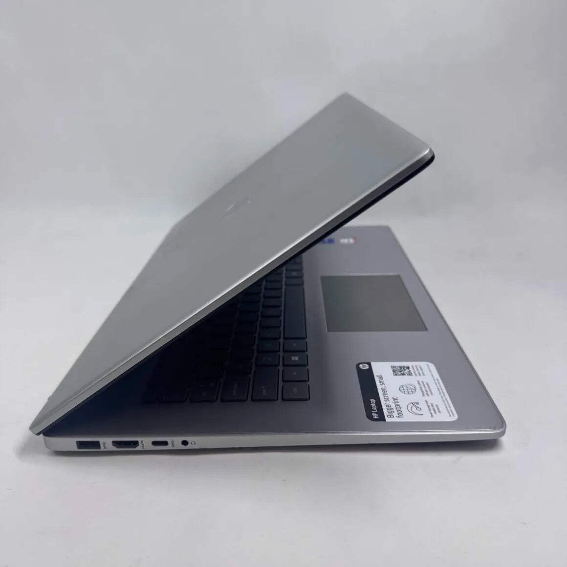HP Laptop 17-CN3327DX 17″ i7-1355U 1.7GHz 16GB RAM 1TB SSD