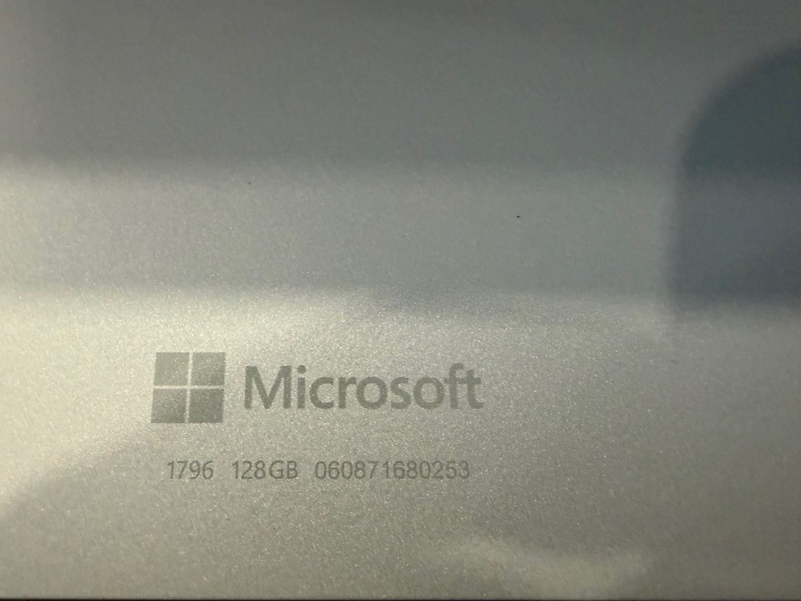 Microsoft Surface Pro 1796 (Intel Core i5, 8GB RAM, 128GB) no AC CORD. AS IS