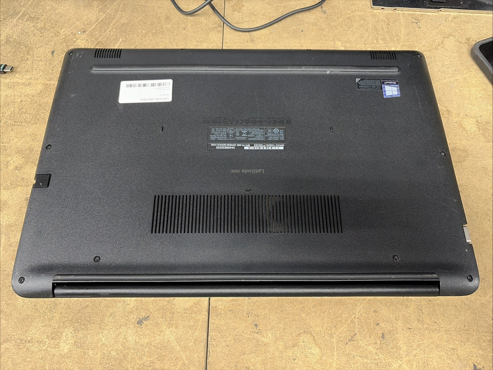 Dell Latitude 3500 15.6” FHD i7-8565U 8GB RAM NO OS/SSD