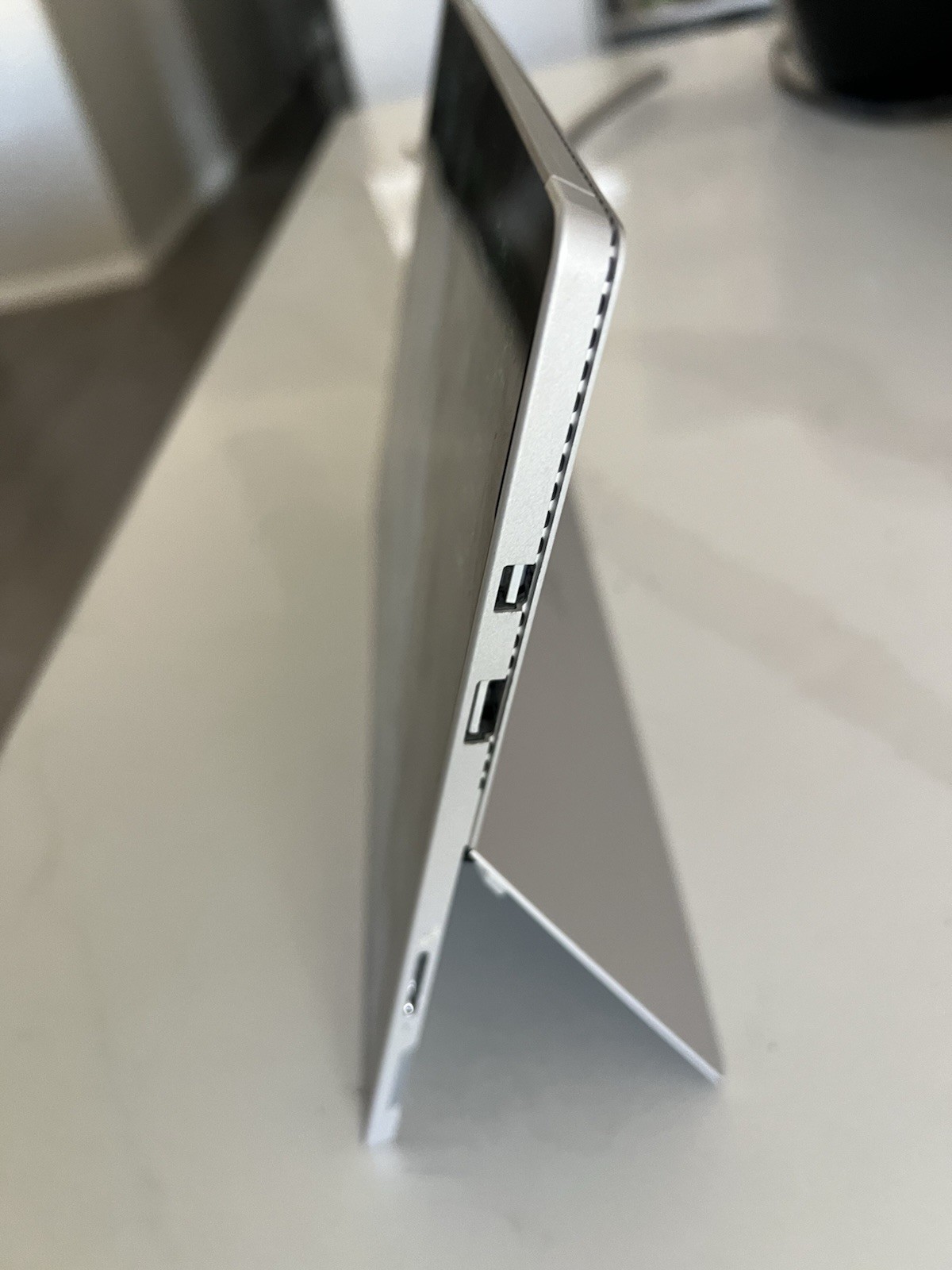 Microsoft 1724 Surface Pro 4 Intel Core m3-6Y30 4GB RAM 128GB SSD