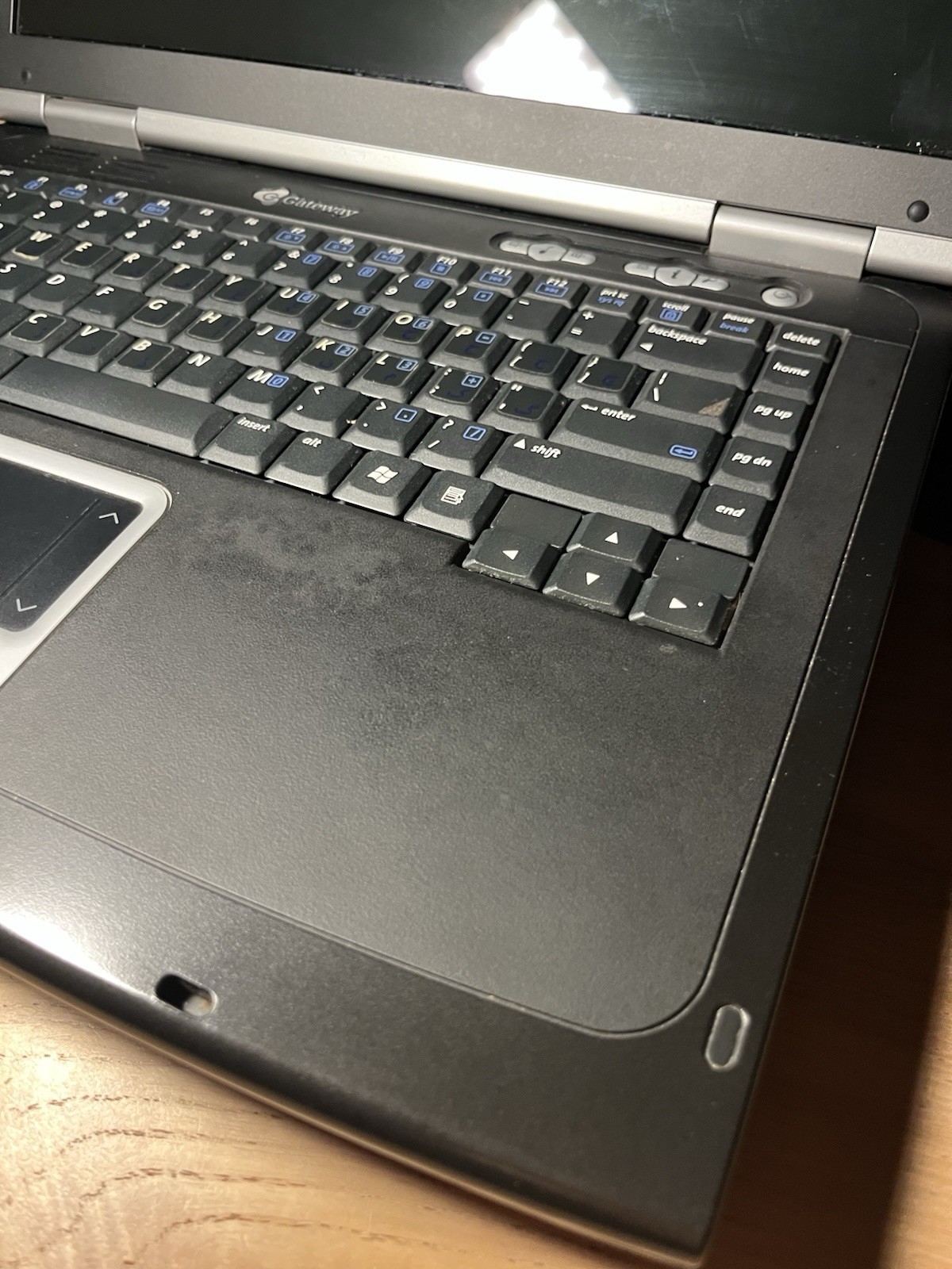 Gateway 7426GX Laptop AMD Athlon 64 3700+ 1GB RAM 100GB HDD Windows XP