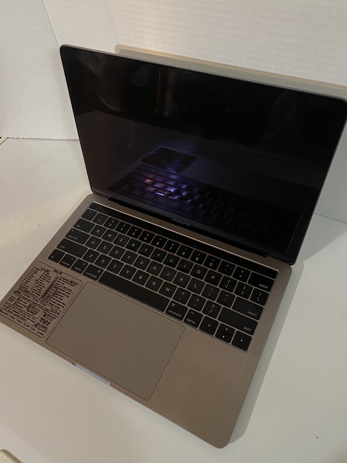Apple MacBook Pro 13” Touch Bar MPXV2LL/A Core i5 , 3.1Ghz 8GB RAM 256GB SSD