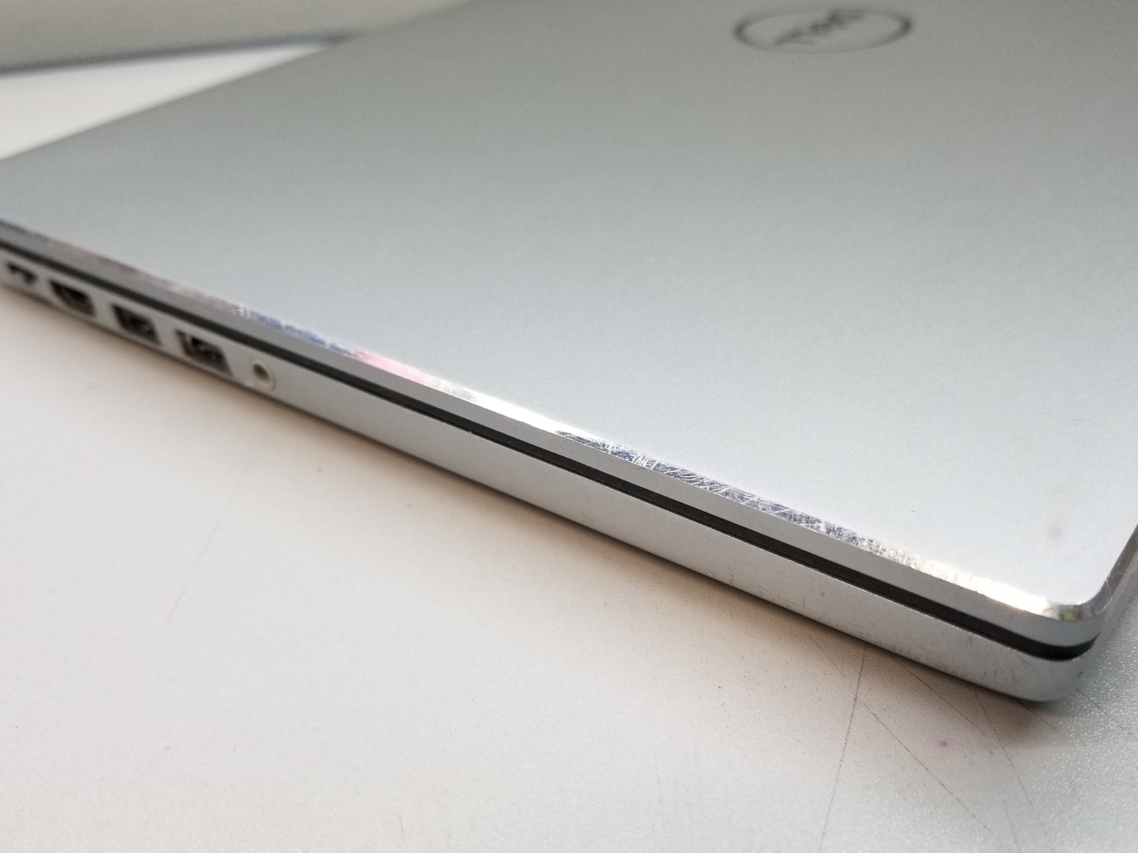 Dell Inspiron 7560 15.6″ FHD i7-7500U 2.7GHz 8GB RAM 256GB M.2 SSD Win11Pro READ