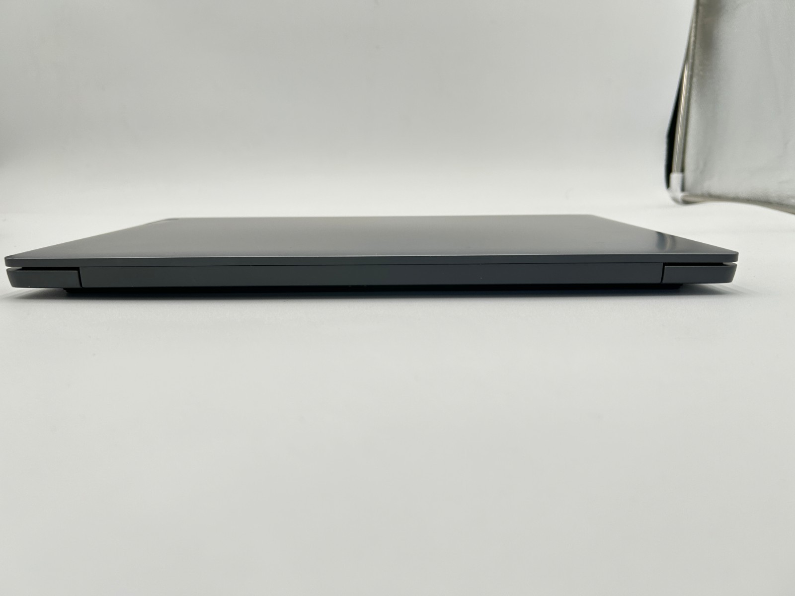 Lenovo IdeaPad Slim 3 15ABR8 (Ryzen 7-5825U, 16GB DDR4, 512GB SSD)