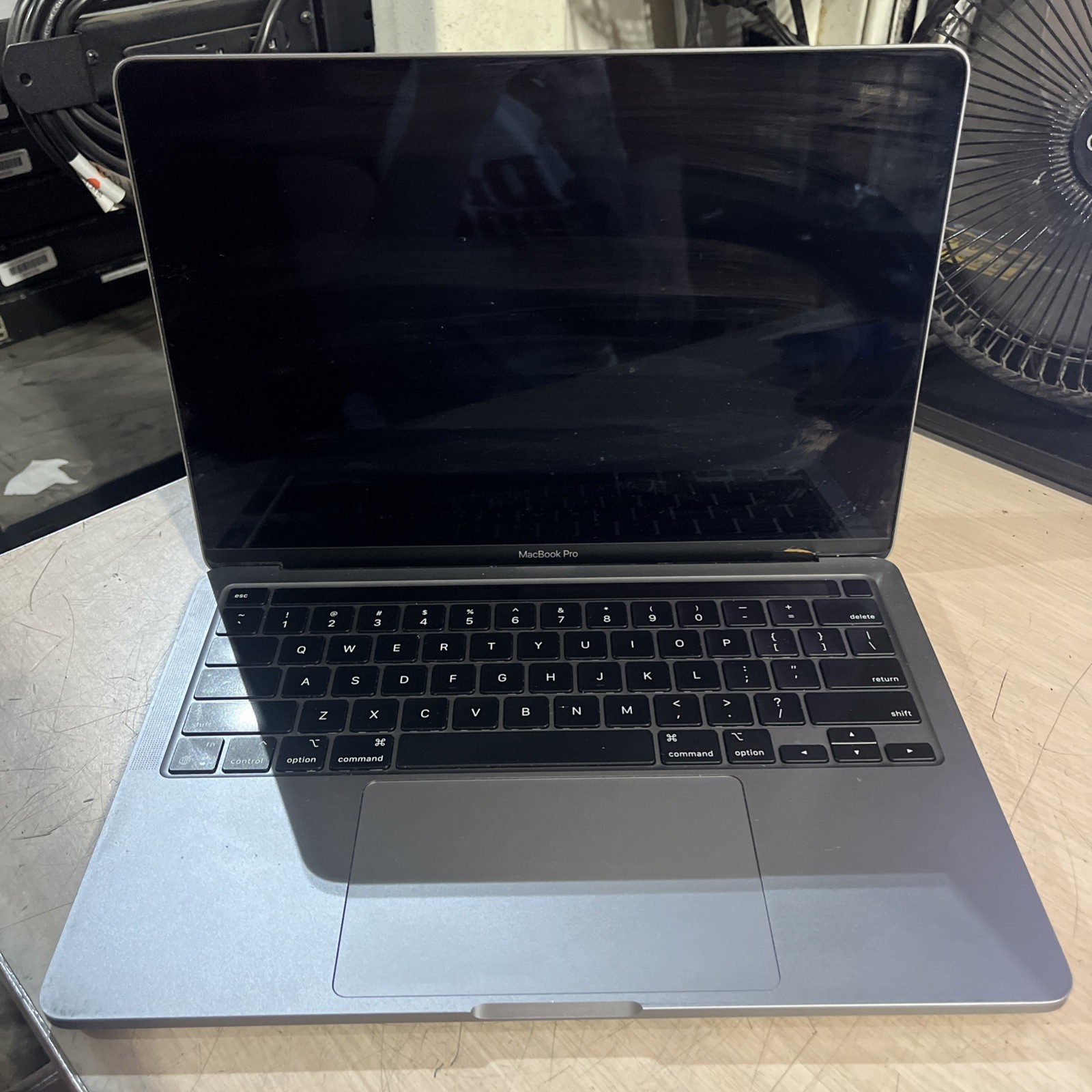APPLE MACBOOK PRO “M1″ 8 CPU/8 GPU 13” 3.2GHZ 8GB RAM 256SSD