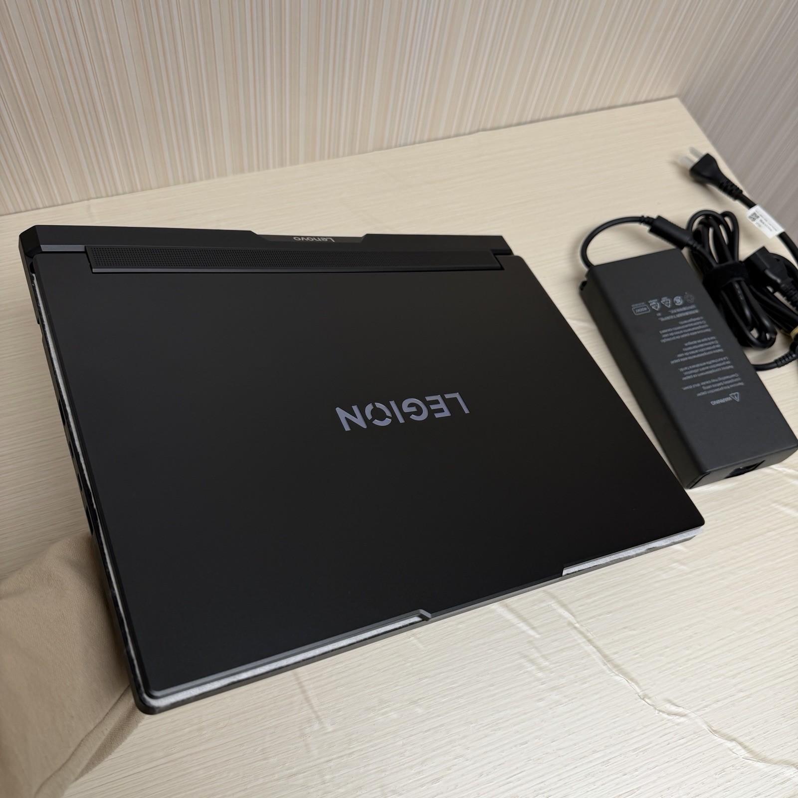 Lenovo Legion Pro 7i Gen 10 16 inch 240Hz QHD Ultra 7 255HX 32GB 2TB RTX 5070 Ti
