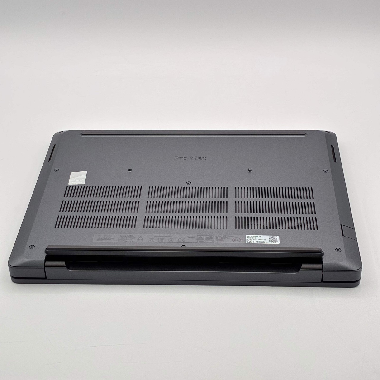 Dell Pro Max 14 Ultra 5 32GB 512GB MC14250 Black