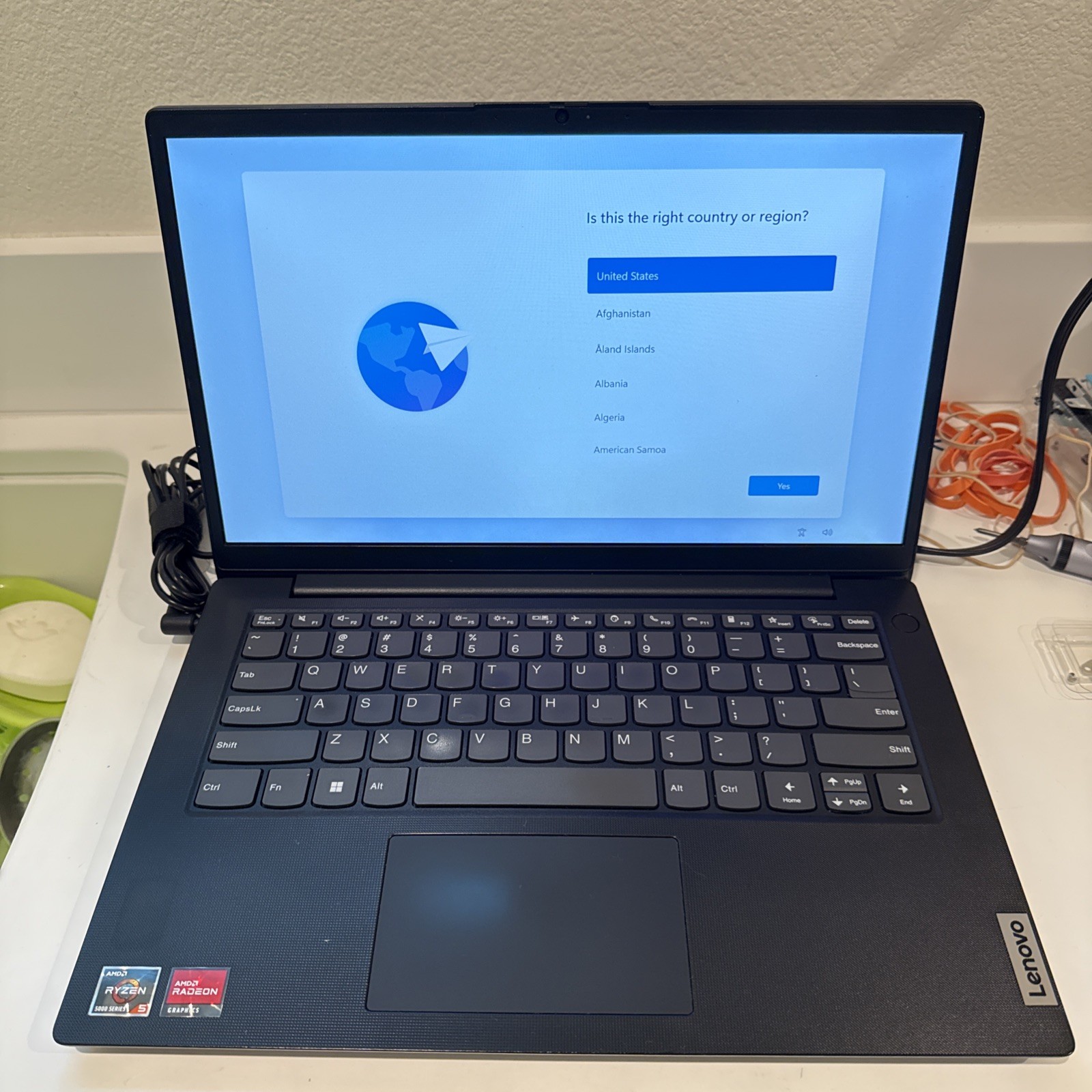 Lenovo V14 G2 ALC 14″ FHD AMD Ryzen 5 5500U 500GB NVMe SSD 8GB RAM Win 11 Pro