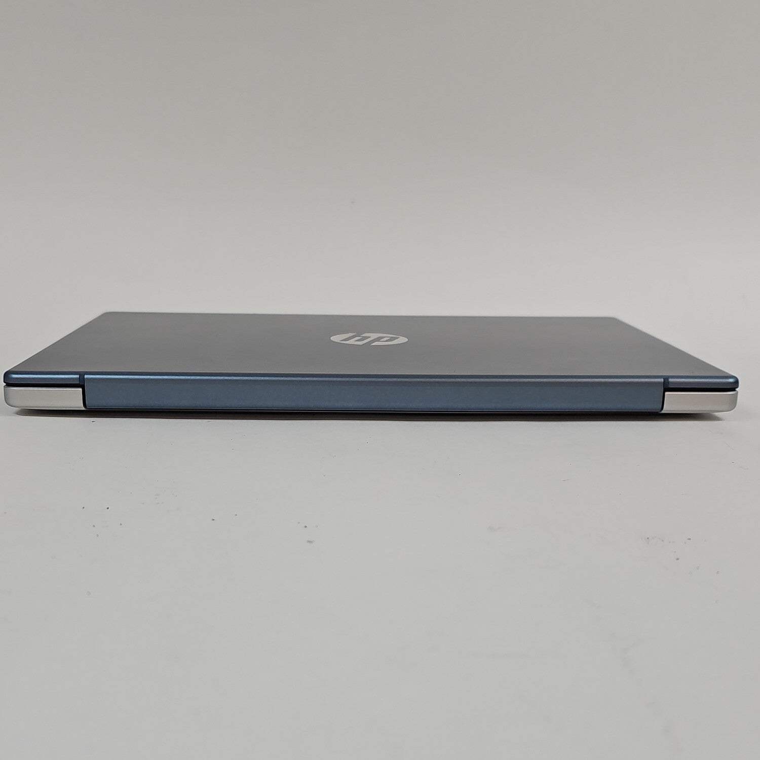 HP Laptop 14-EM0002WM 13.9″ Athlon Silver 7120U 2.4GHz 4GB RAM 128GB SSD