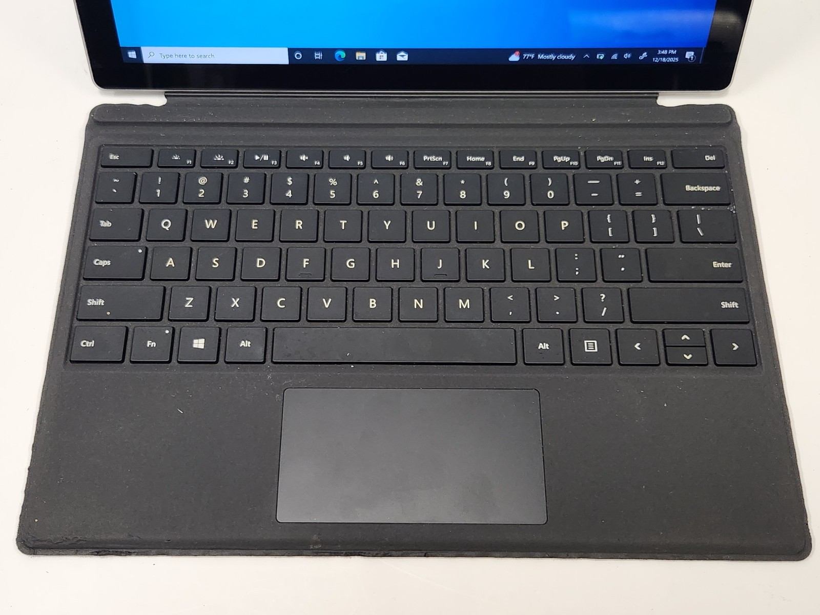 Microsoft Surface Pro 4 1724 12.3″ i5-6300U 4GB 128GB Win 10 w/ Keyboard 174 cyc