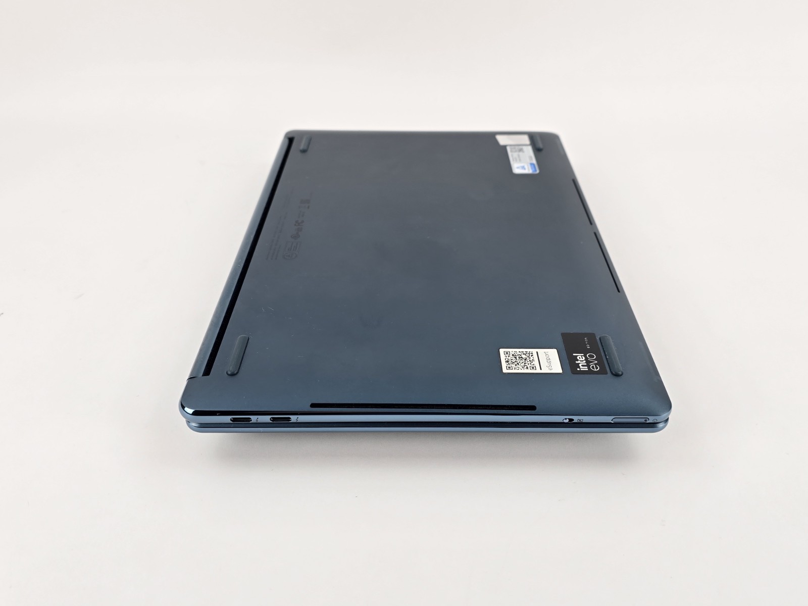 Lenovo Yoga Book 9i Dual 13.3″ 2.8K OLED Ultra 7 155U 16GB 1TB – Used – READ