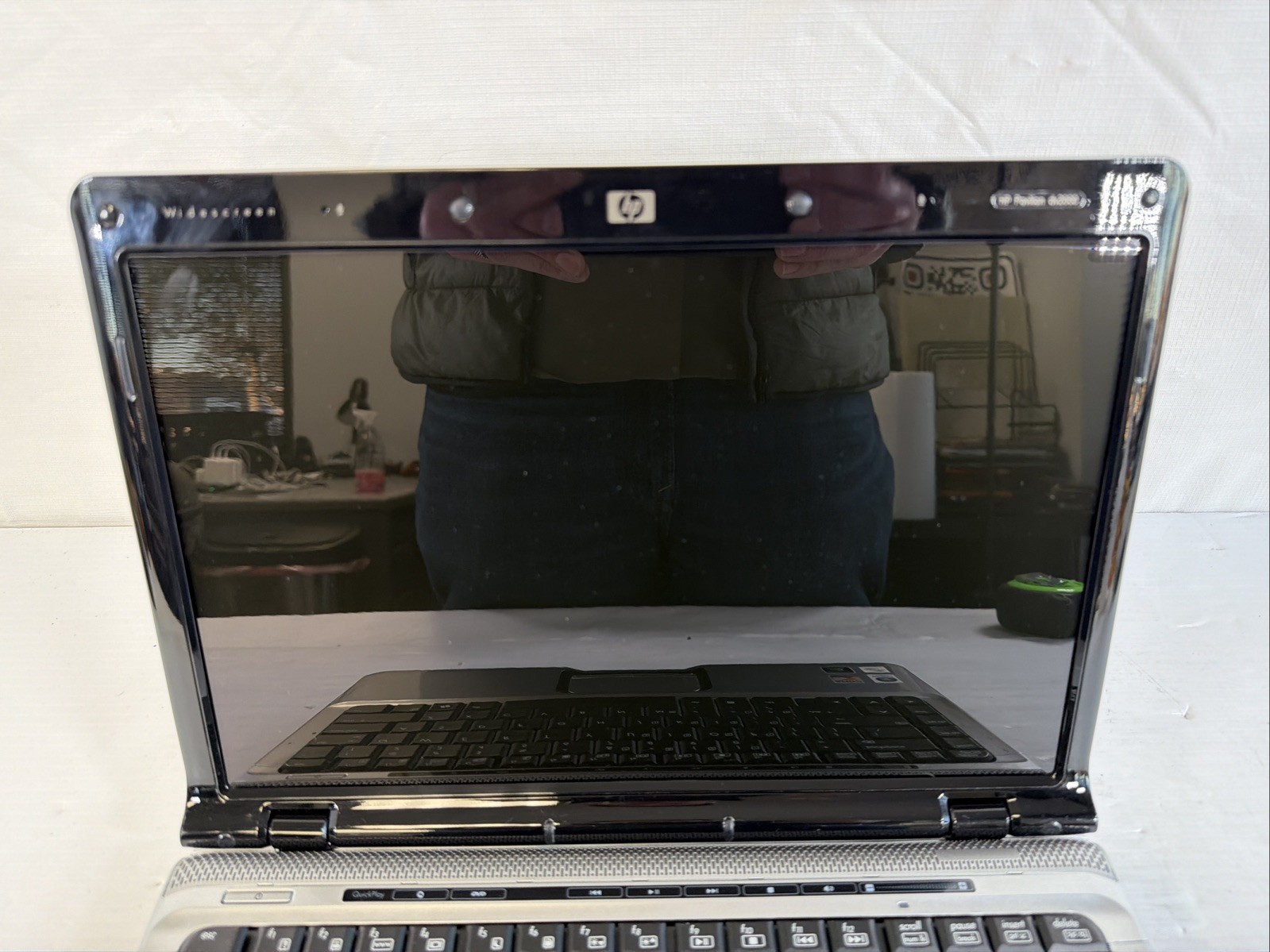 HP Pavilion DV2000 DV2125NR AMD Turion 64 X2 / 1 GB NO HDD / No Batt