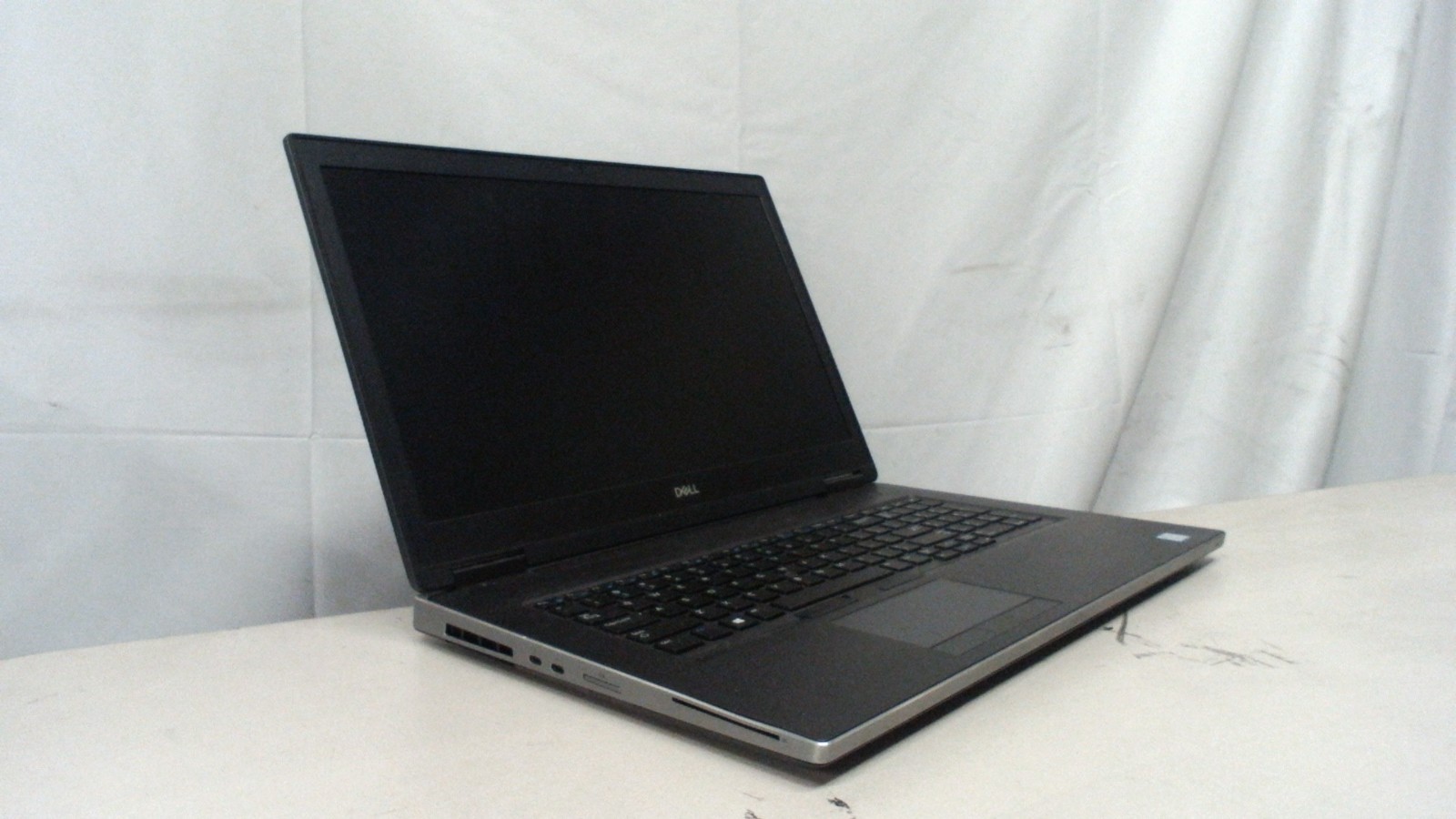 17.3″ Dell Precision 7740 Core i7-9750H (512GB, 32GB RAM)
