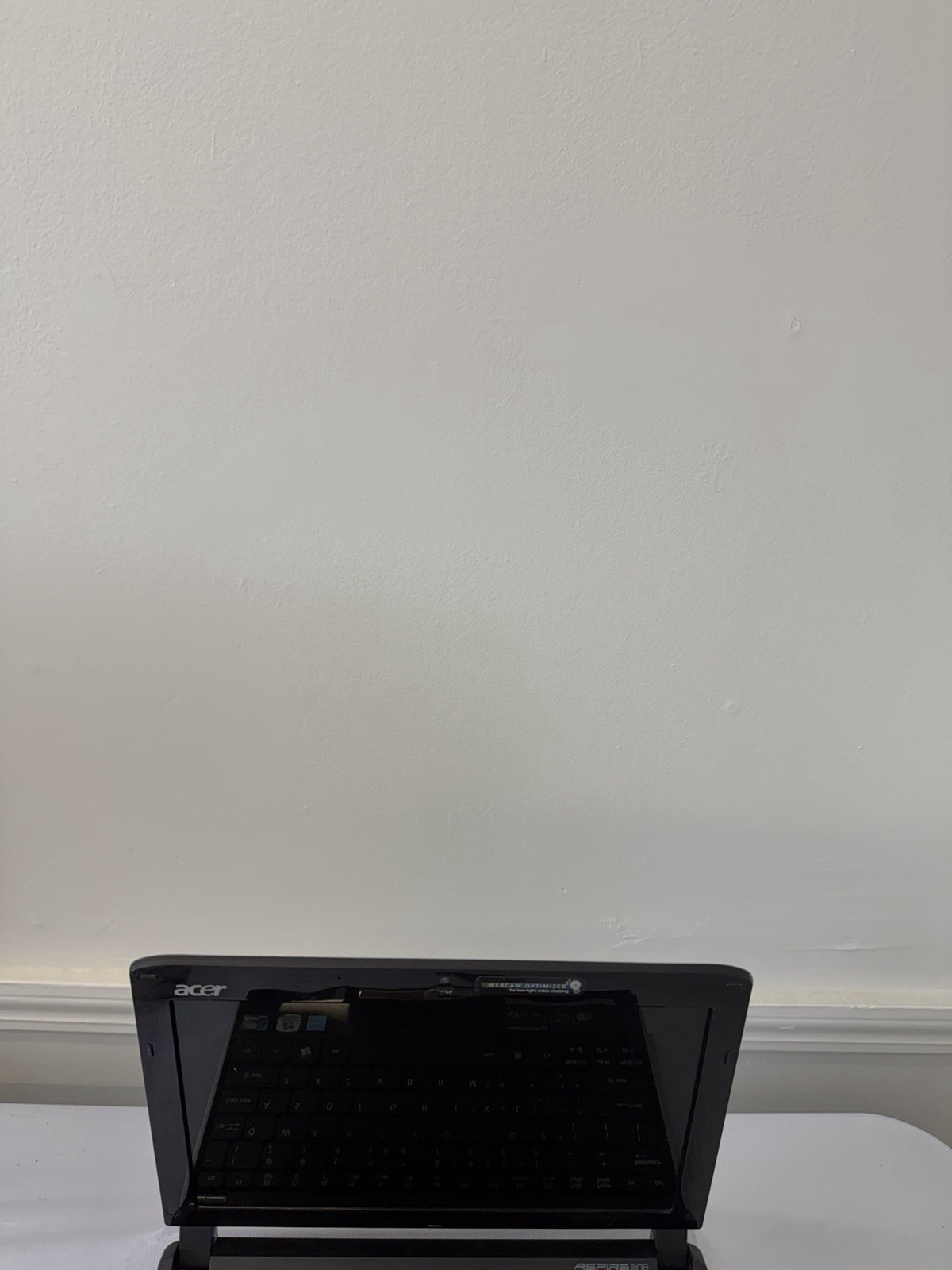 Acer Aspire One Laptop – Good Screen – Intel Atom N450 – Read Des